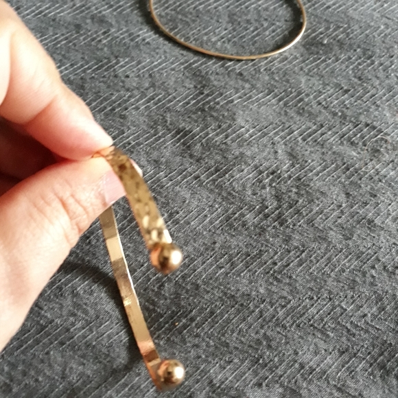 Bracelets - Picture 3 of 10